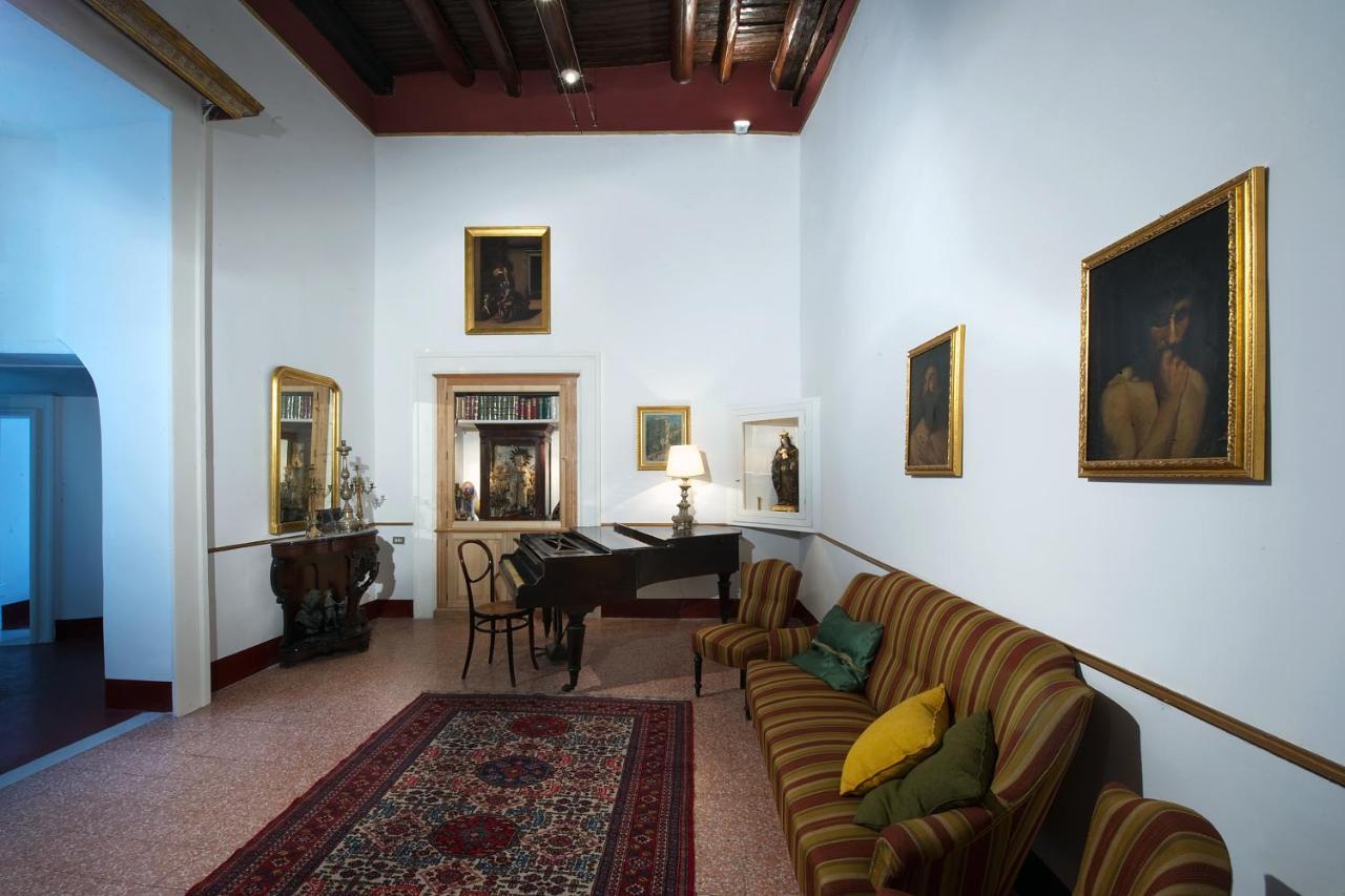 Appartamento Domus Decumana a Palazzo Petrucci Napoli Esterno foto